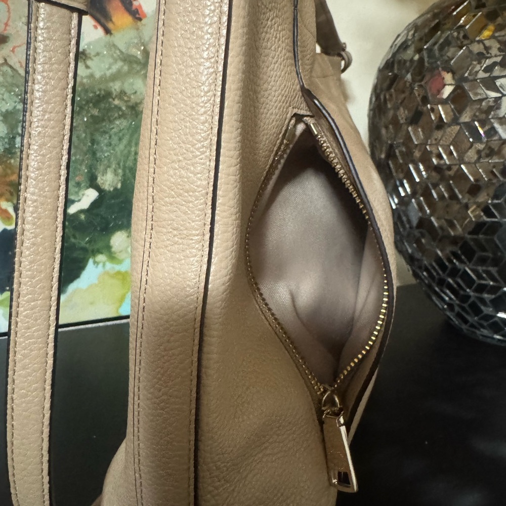 Coach Tan Leather Shoulder Bag - Picture 4 of 9